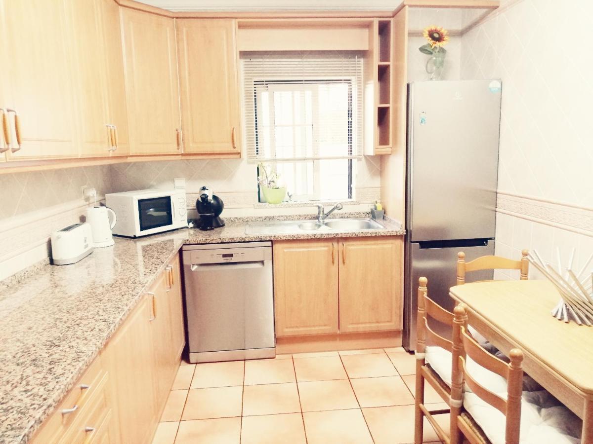Beautiful Rafaella, Walk Distance To Beaches
