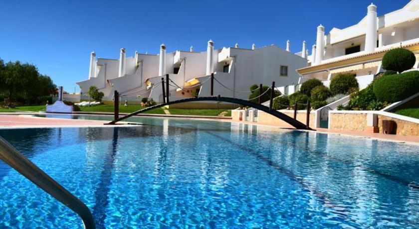 Beautiful Rafaella, Walk Distance To Beaches