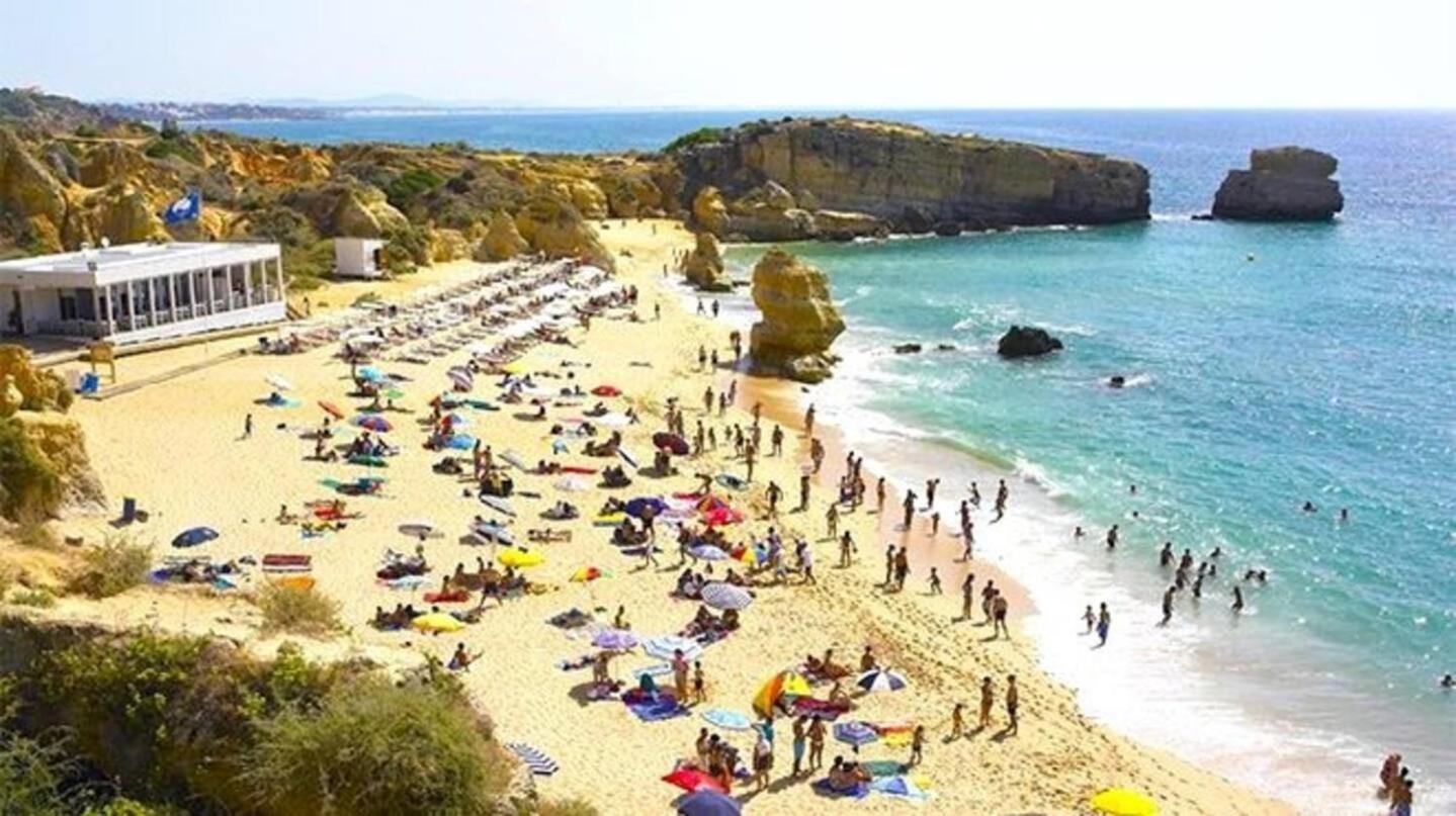 Beautiful Rafaella, Walk Distance To Beaches Ferienhaus